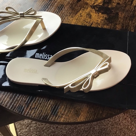 Melissa Gold bow Flip Flops - Picture 2 of 6